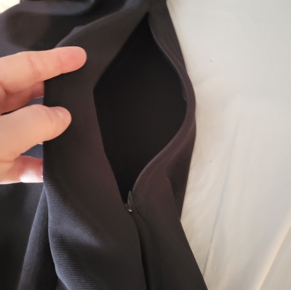 GUESS Dress Size Small - Picture 4 of 9